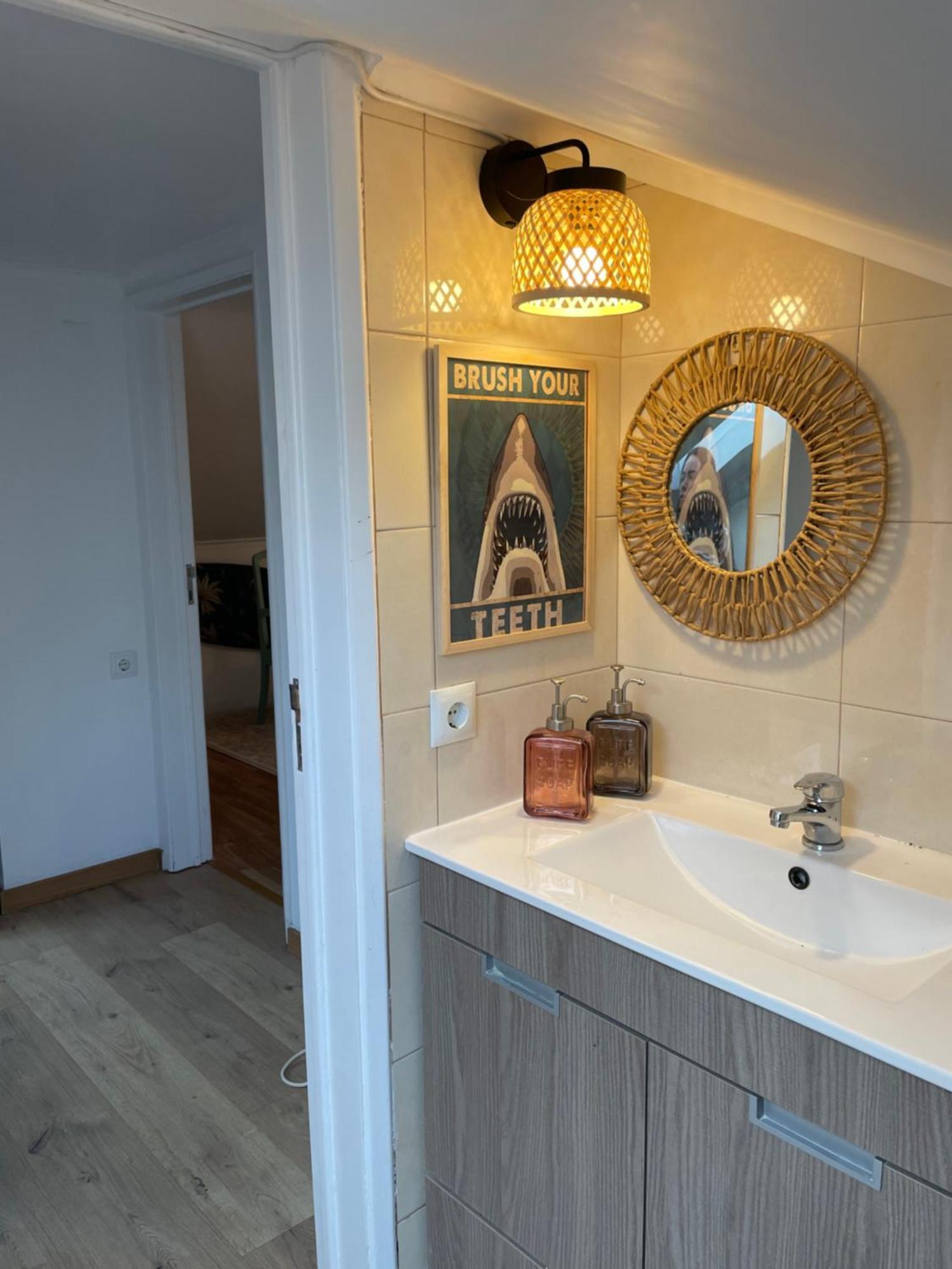 Lisbon Soul Surf Camp Hostel Кашкайш Екстериор снимка
